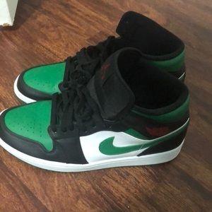 Jordan 1 mid
